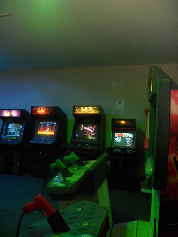 COOL EMPLOYEE GAME ROOM