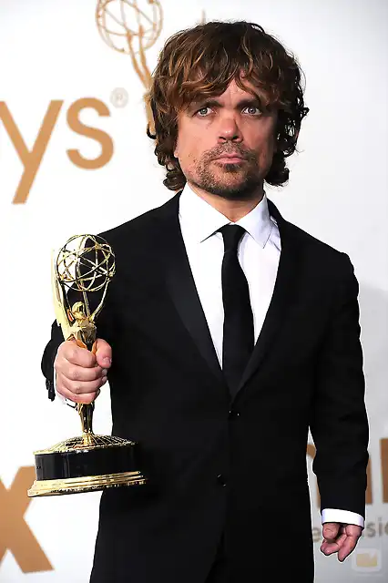 27868_peter-dinklage-emmy-2011-mejor-actor-secundario-drama