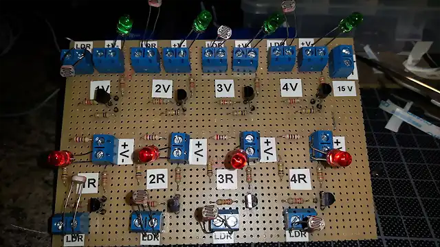 Pit lane placa components