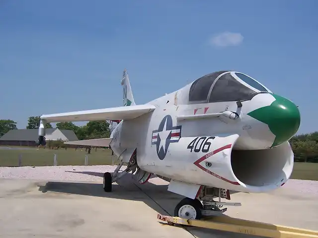 A-7B_Corsair_II_Lakehurst
