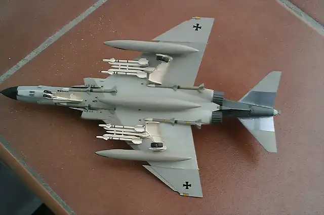 F-4F 1?72 BAJO