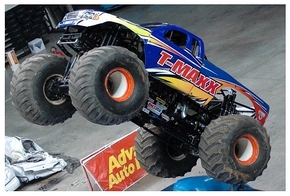 2005 49 Tmaxx real2