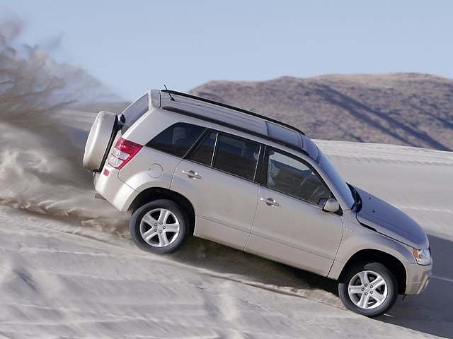 129_0602_04_z+2006_suzuki_grand_vitara+passenger_side_sand