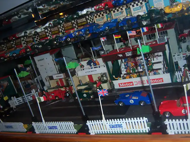 scalextric cabinet 006