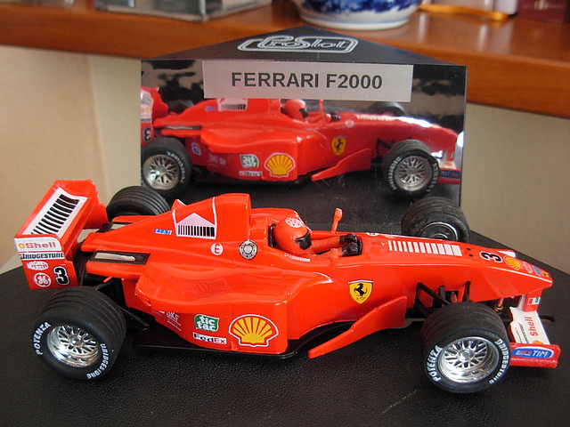 44 FERRARI F2000