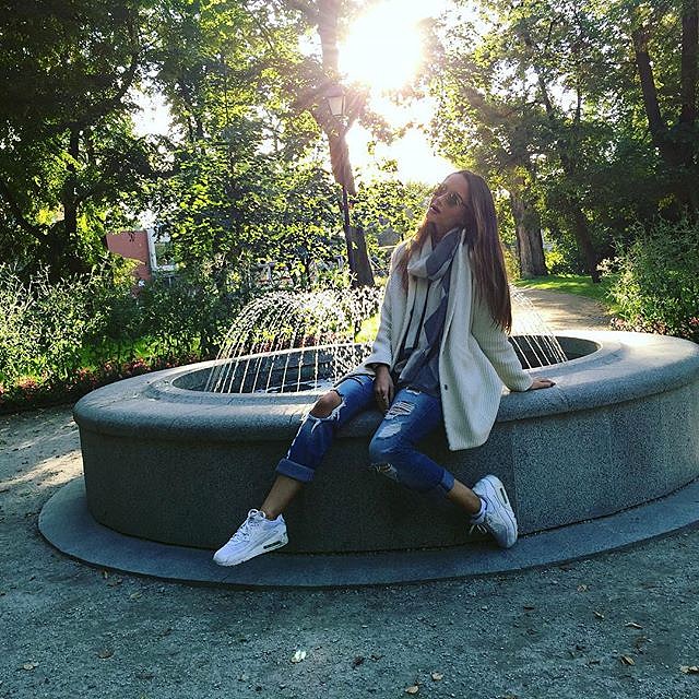 karolinameschino_2015-09-15_08-01-02 karolinameschino_2015-09-15_08-01-02
