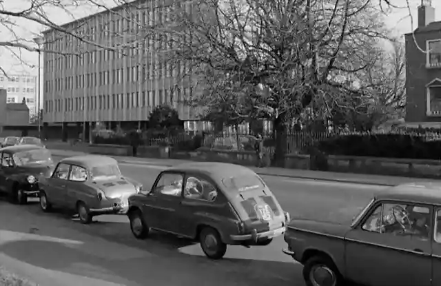 Dublin -  Hauptsitz der Irish Life Assurance Company in der Mespil Road, 1967