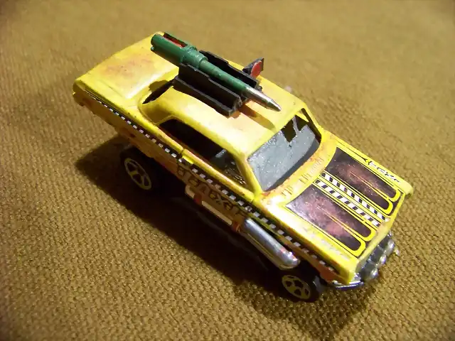 HOT WHEELS Impala '64 post apocalptico 3