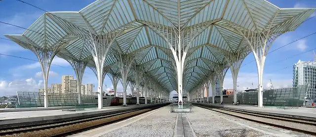 Plataforma_ferroviaria_da_Gare_do_Oriente