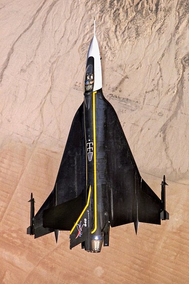 F16 XL