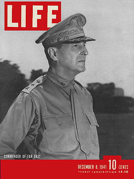 general macarthur portada en la revista Life.