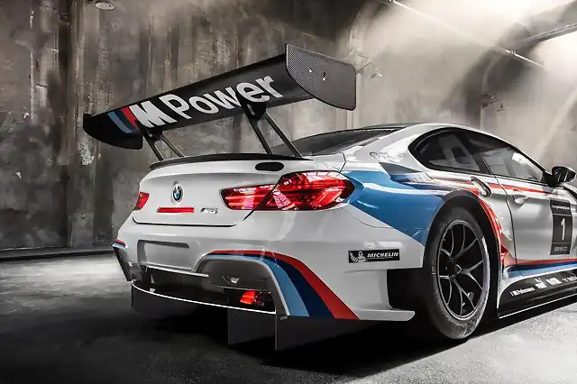 deliveries-of-the-bmw-m6-gt3-begin-ahead-of-new-season_8