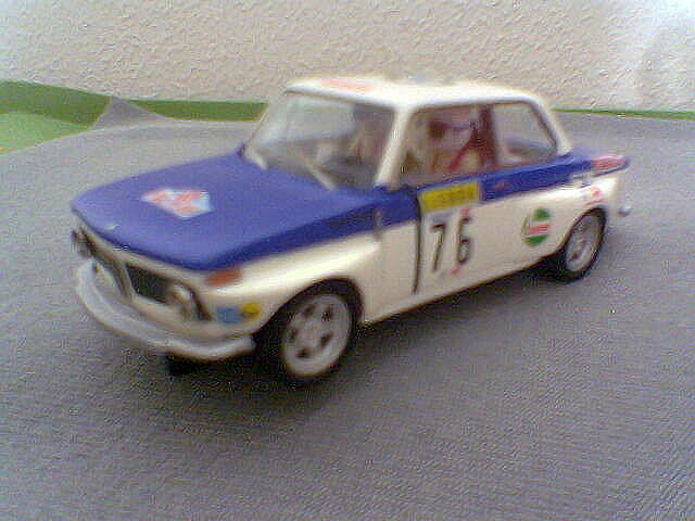 BMW 2002 Azul-Blanco BMW 2002 Azul-Blanco