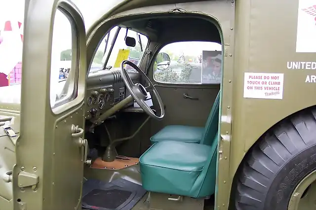 dodge-wc-54-ambulance-621-asv-cab