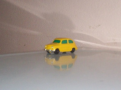 3d Fiat 600 amarillo (serie 10)