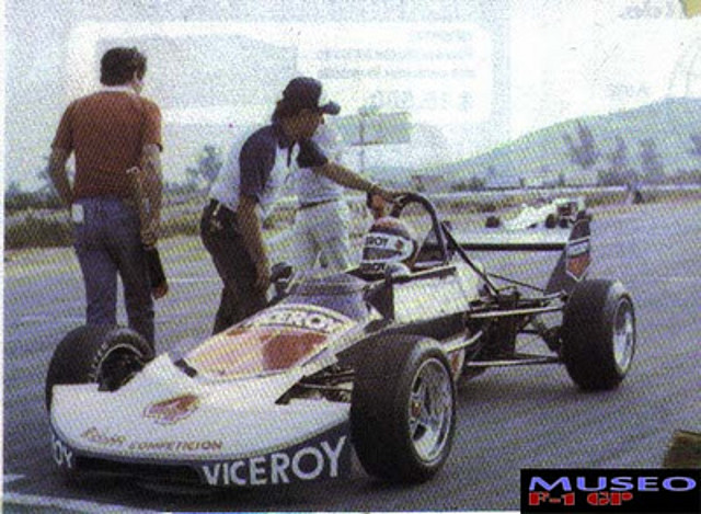 1981 - seggio santander Campen F-4 Chile (Equipo Viceroy Racing Team).