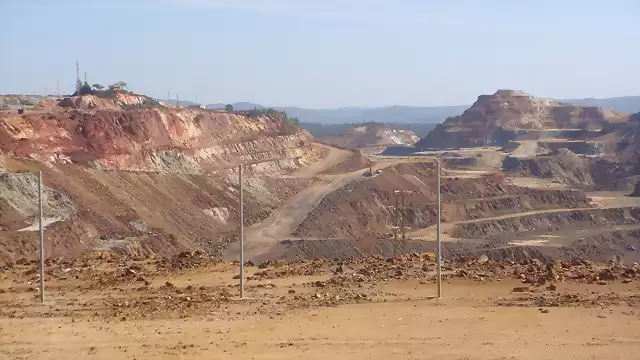 Una mina que espera-Oct-Novbre. 2014-Fot.J.Ch.Q.jpg (17)