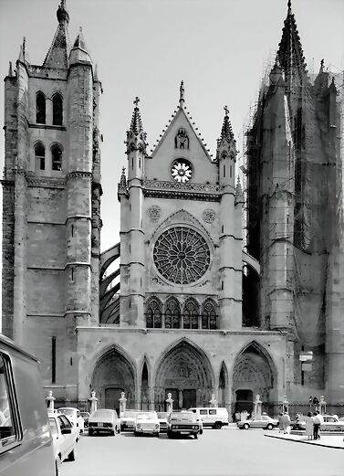 Le?n Catedral 1985