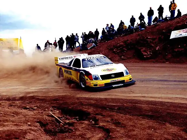 Toyota-Tacoma_Pikes_Peak_mp6_pic_43719