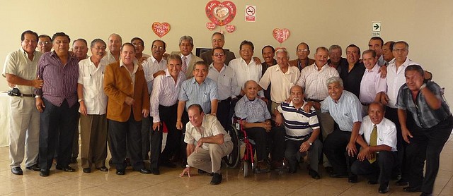 ULTIMA FOTOGRAFÍA GRUPAL DE LA PROMOCIÓN