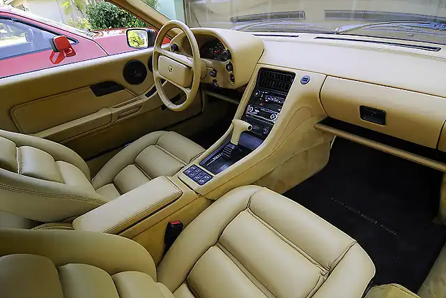 1986-Porsche-928-S-Interior