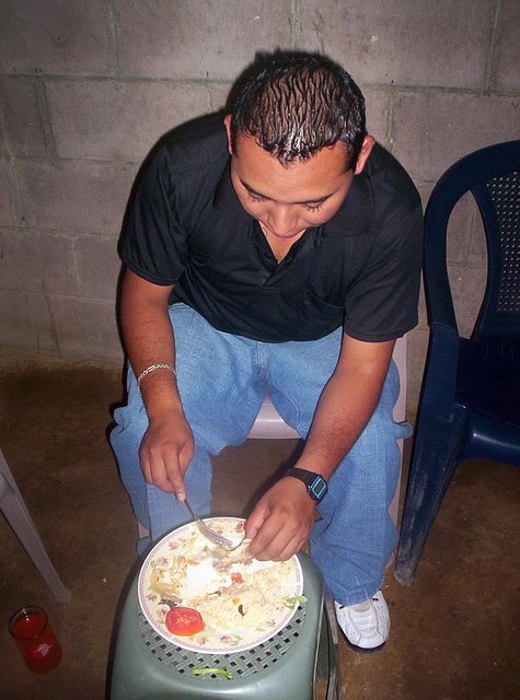 Daniel comiendo un poco (mi broter) Daniel comiendo un poco (mi broter)