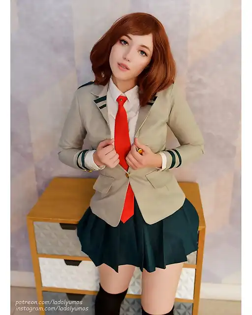 23-11-2019-1736-uraraka-ochako-cosplay-by-lada-lyumos