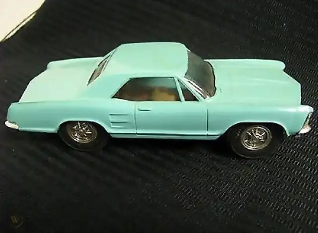 lionel buick riviera b1