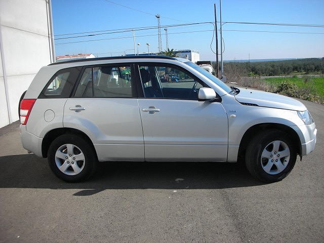 SUZUKI-GRAND-VITARA-47244448