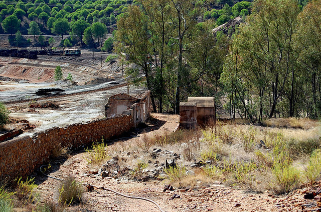 bajada al apeadero y al lavadero de Naya..