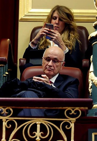DURAN CON MOVIL DIA DE LA INVESTIDURA DURAN CON MOVIL DIA DE LA INVESTIDURA