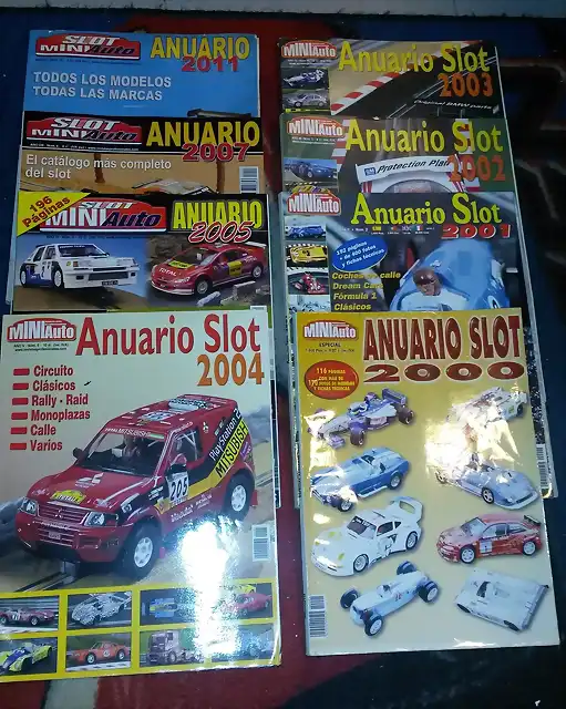 8 anuarios mini slot en venta.