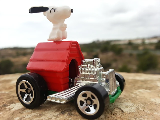 SNOOPY RACING - SNOOPY