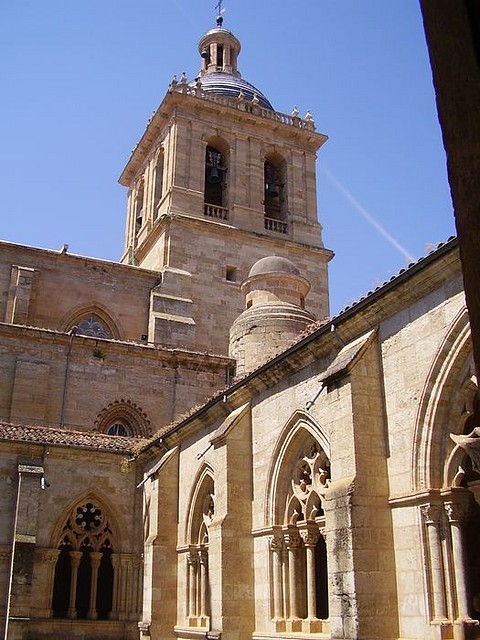 CLAUSTR RODRIGO CLAUSTR RODRIGO