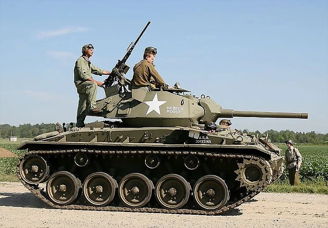 800px-M24_Chaffee_in_Detroit 800px-M24_Chaffee_in_Detroit
