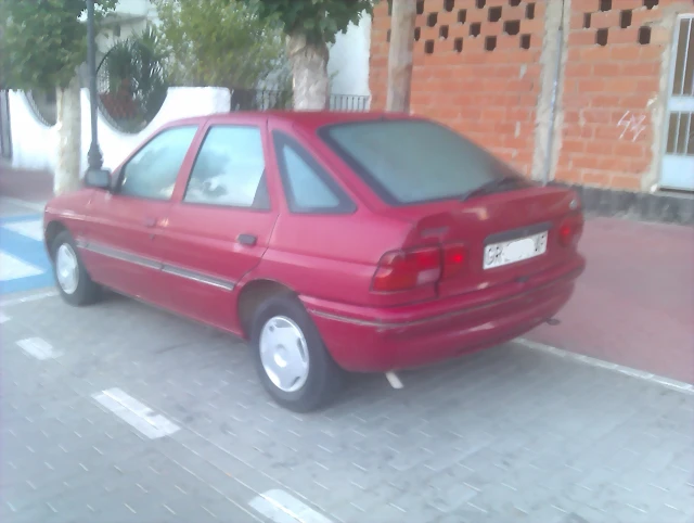 Ford escort (1) Ford escort (1)