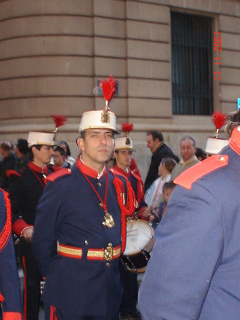 lo mas guapo y serio viva el rey y la reina