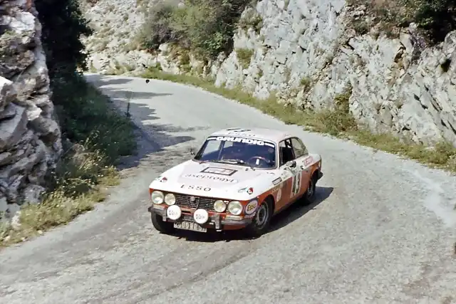 Alfa Romeo 2000 GTV - TdF'75 - Joelle Chardin-C.Houzelot