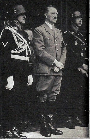 Hitler, Himmler y Dietrich