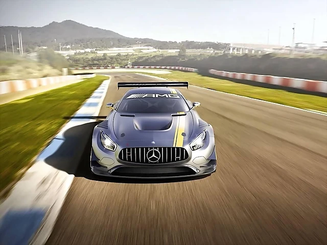 mercedes-amg-drops-first-photo-of-the-amg-gt3-race-car-92501_2 mercedes-amg-drops-first-photo-of-the-amg-gt3-race-car-92501_2