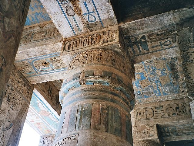 Egypt.MedinetHabu.templo.ranses 3