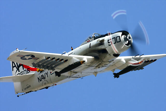 sk1-Douglas-A-1-Skyraider-960x640 sk1-Douglas-A-1-Skyraider-960x640