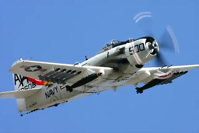 sk1-Douglas-A-1-Skyraider-960x640