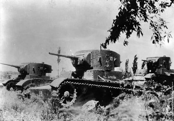 21-tanques ligeros soviticos T-26, en la lucha por Teruel.