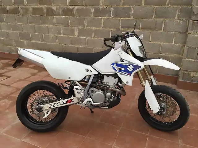 DRZ400SM White 02