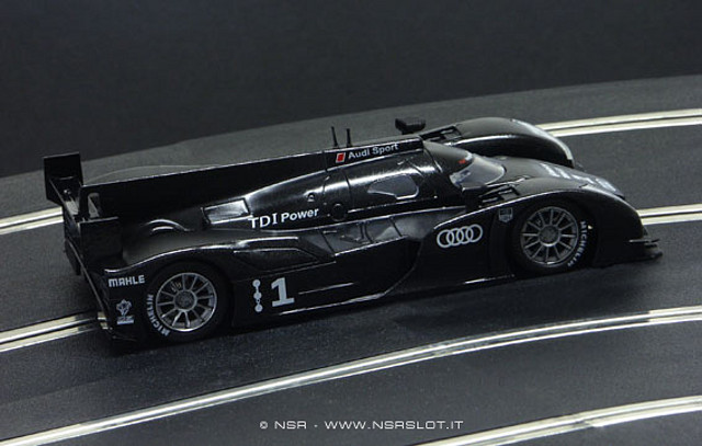 Audi-R18_30