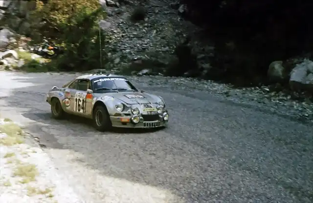 Alpine A110 - TdF'75 - Pierre Meny-Pascal Goury- 01