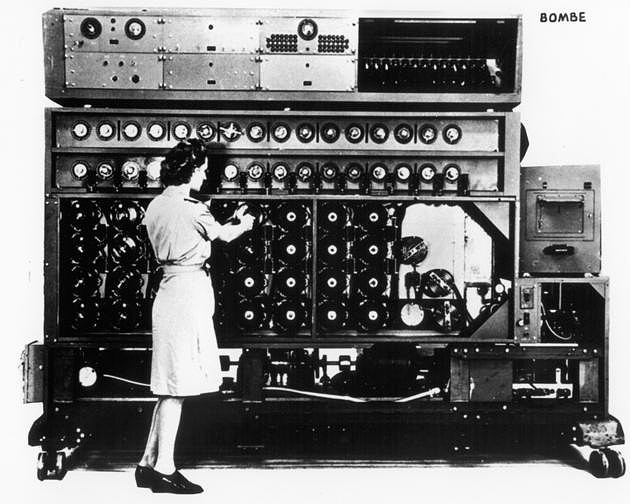 Mquina BOMBE de la US Navy para desencriptar a Enigma