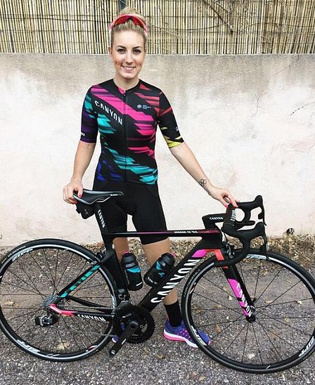 pr01_pauline_ferrand_pre_vot_in_her_new_team_kit_670