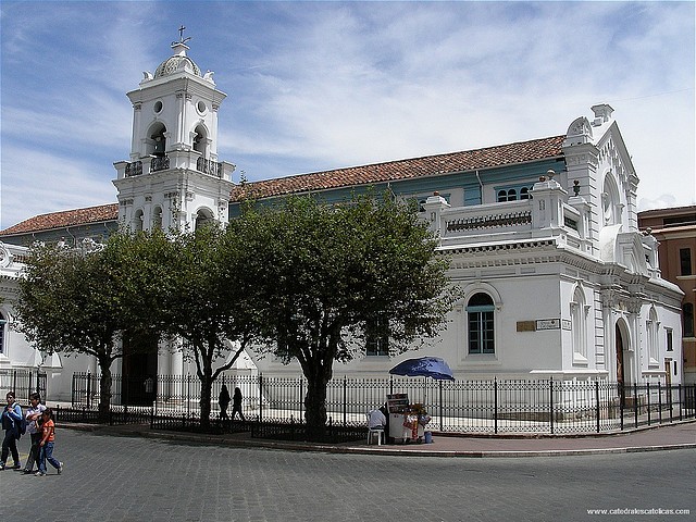 Catedral-Vieja-de-Cuenca-Ecuador